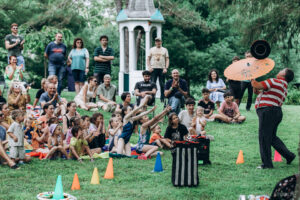 Romashkovoe Pole (Chamomile Meadow): A Summer Celebration of Family, Love, and Joy - CASR_Eve8-0145