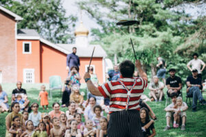 Romashkovoe Pole (Chamomile Meadow): A Summer Celebration of Family, Love, and Joy - CASR_Eve8-0180
