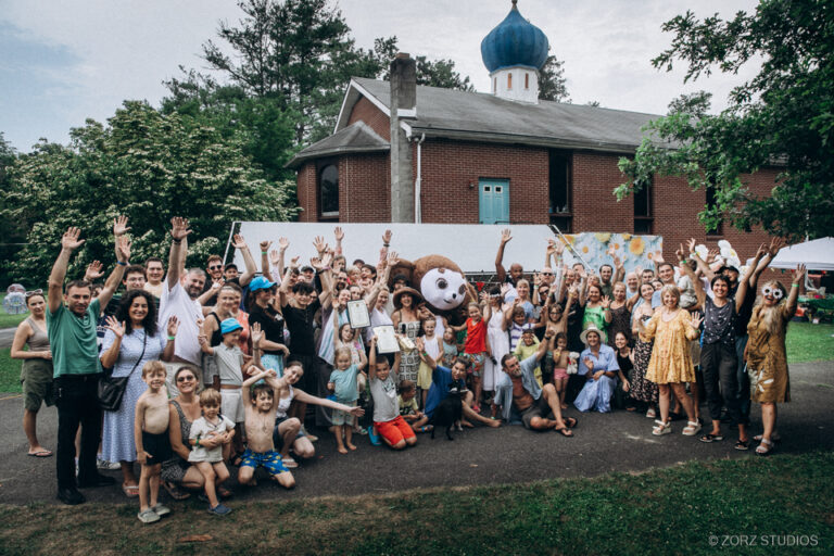 Romashkovoe Pole (Chamomile Meadow): A Summer Celebration of Family, Love, and Joy - CASR_Eve8-0288
