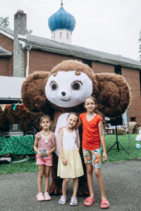 Romashkovoe Pole (Chamomile Meadow): A Summer Celebration of Family, Love, and Joy - CASR_Eve8-0289